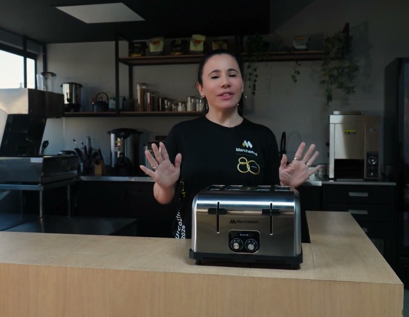Torradeira Marchesoni em cozinha profissional